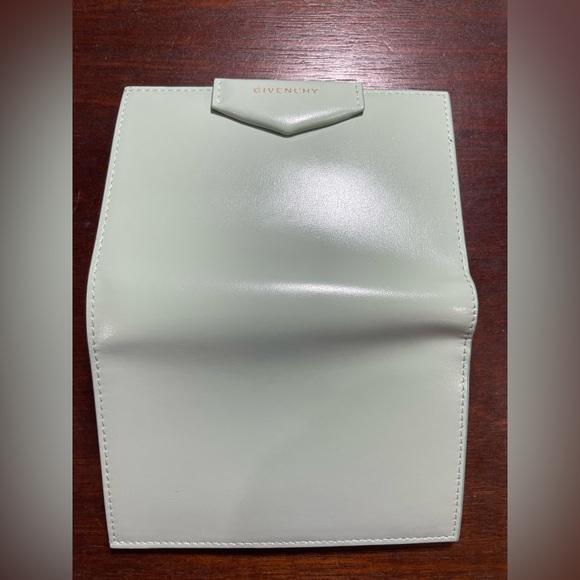 Givenchy Antigona Light Green Bifold Wallet in Box Leather - Picture 3 of 10